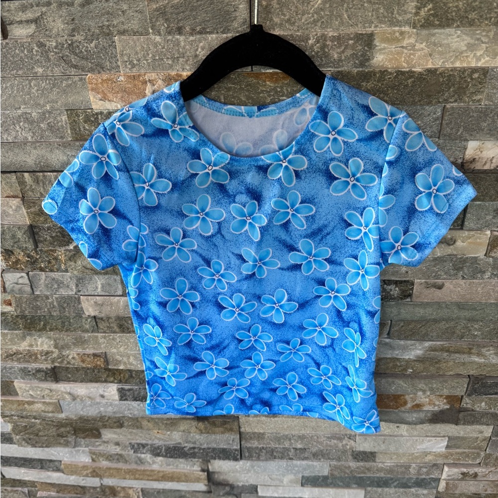 🔴$3 bundle only 🔴Blue Floral top